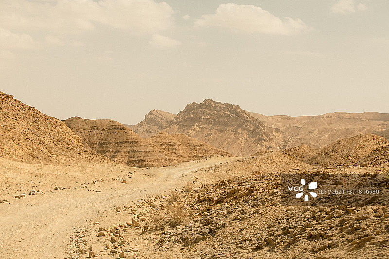 中东以色列犹太沙漠的山脉、岩石和丘陵图片素材