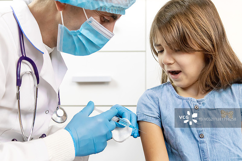 小儿疫苗接种手注射弧菌聚焦图片素材