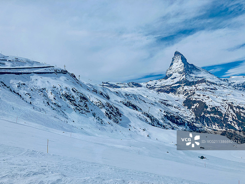 瑞士马特洪峰附近的风景图片素材
