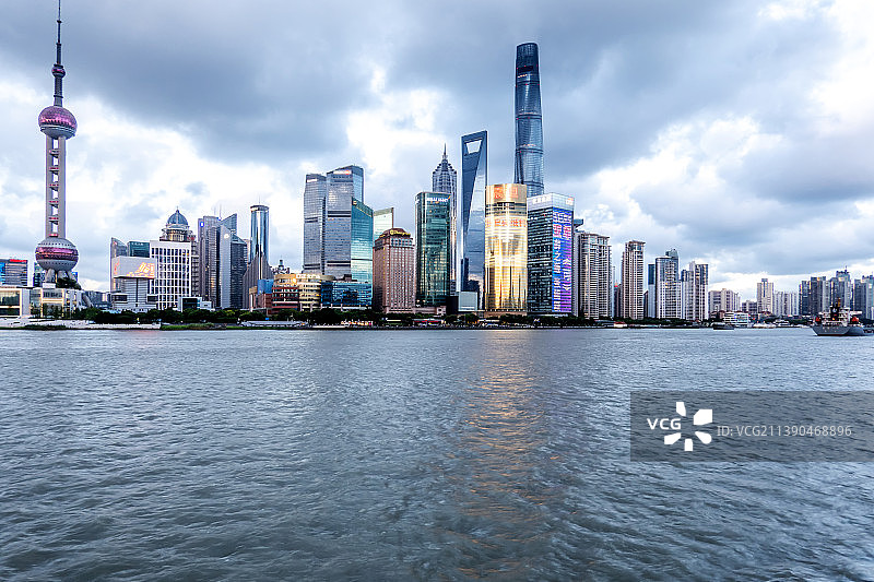 上海陆家嘴金融区城市风光图片素材