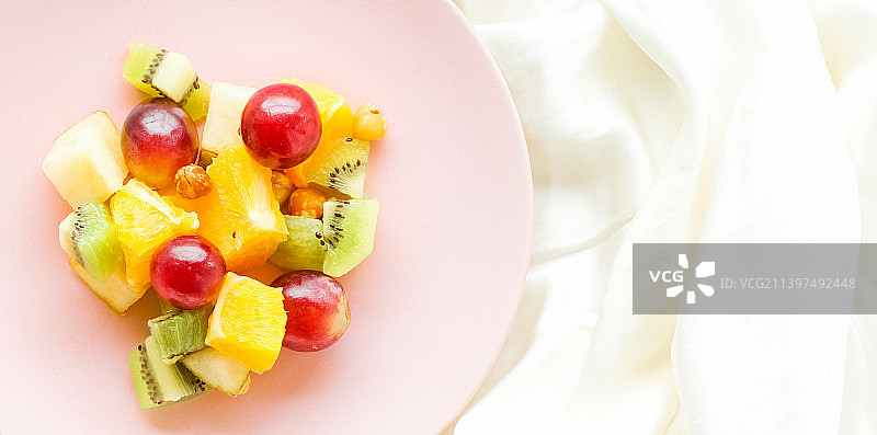 多汁水果沙拉配丝，Flatlay -健康的生活方式和早餐图片素材