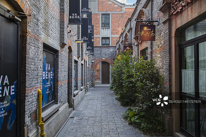 上海新天地石库门巷子图片素材