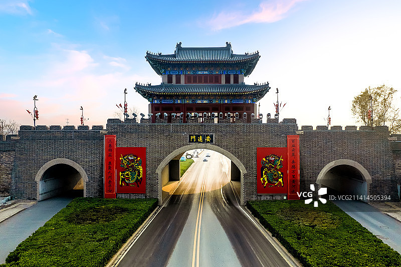 中国河南开封古城门安远门图片素材