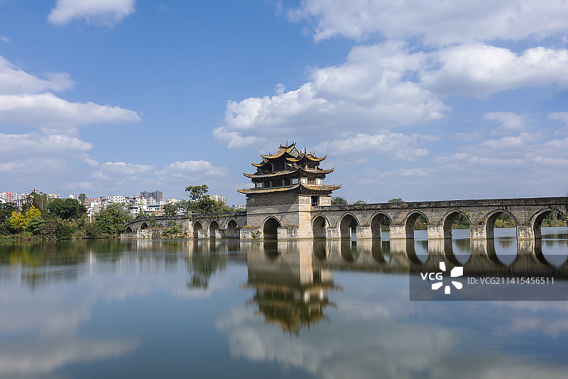 中国云南红河州建水县双龙桥图片素材