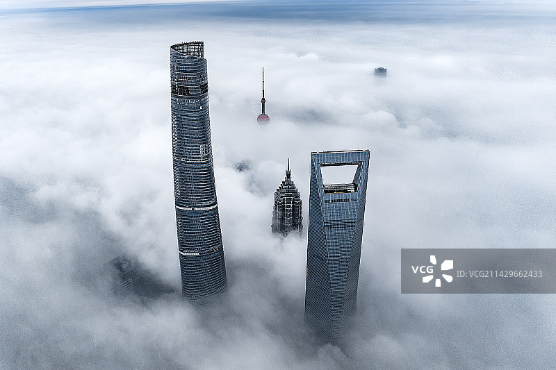 上海陆家嘴四件套上海高空俯瞰云海上海航拍图片素材