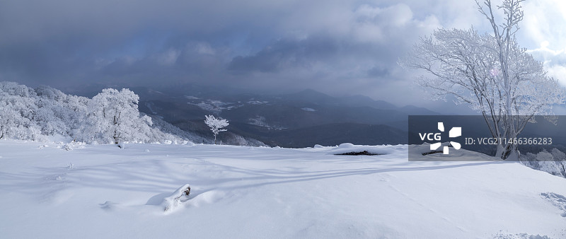 吉林冬日高山雾凇景色图片素材