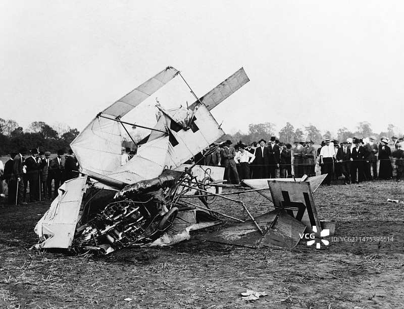 尤金·b·伊利，1911年美国飞行员的飞机失事图片素材