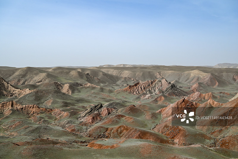 新疆阜康丹霞地貌 高视角俯瞰波浪山脊图片素材