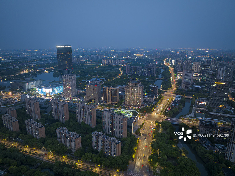 上海嘉定新城夜晚夜景航拍城市风光图片素材