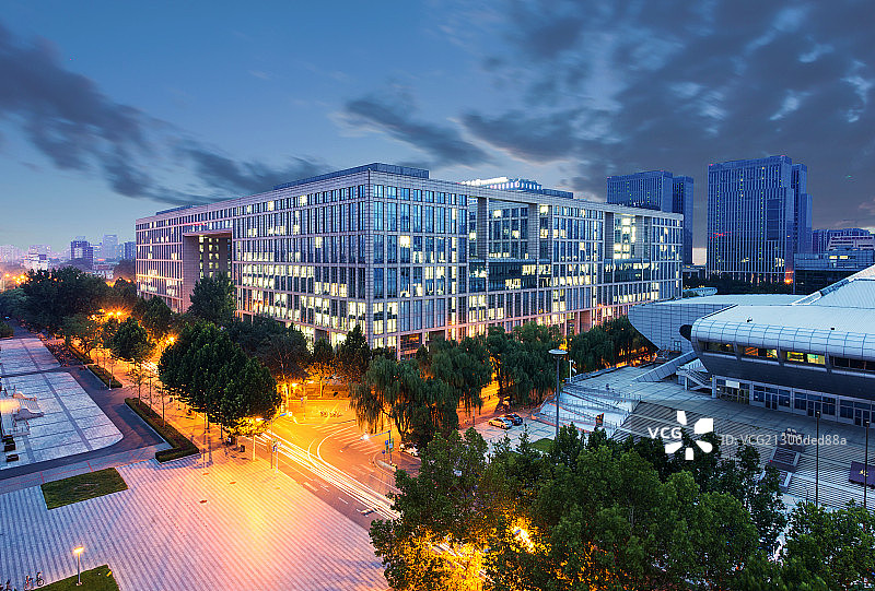 北京航空航天大学新主楼夜景图片素材