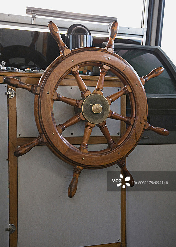 Ship's Steering Wheel图片素材