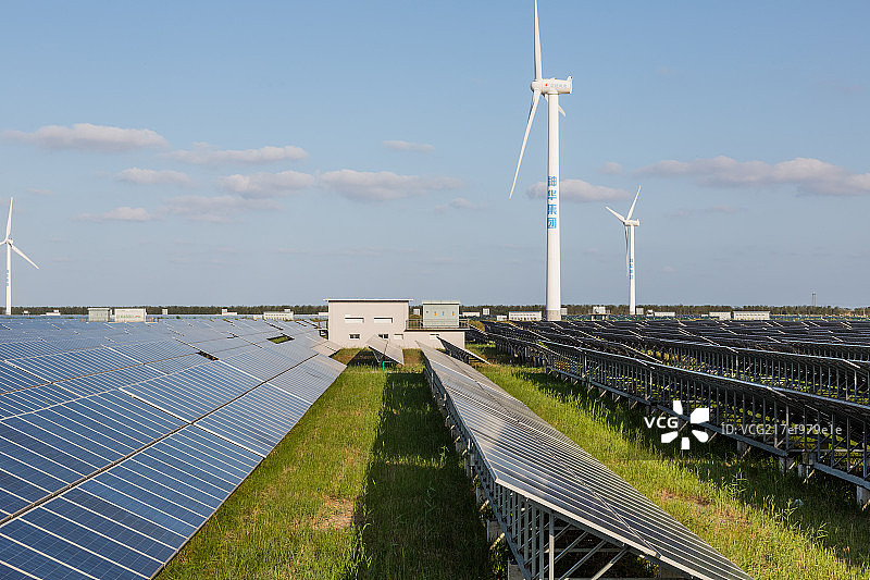 风力太阳能综合发电场图片素材