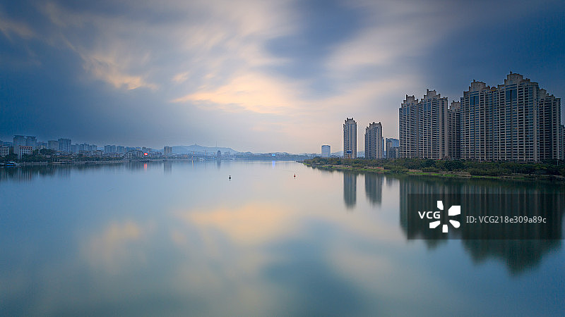 惠州东江大桥瞰城市图片素材
