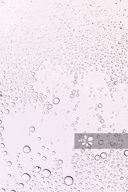 透明玻璃表面水滴设计素材图片素材