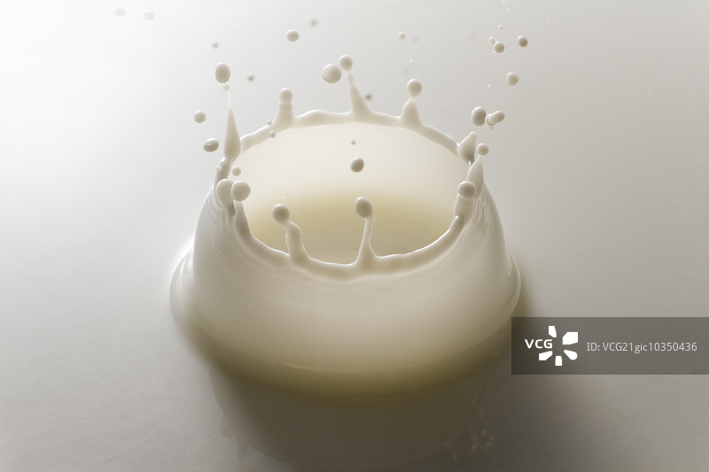 牛奶皇冠图片素材