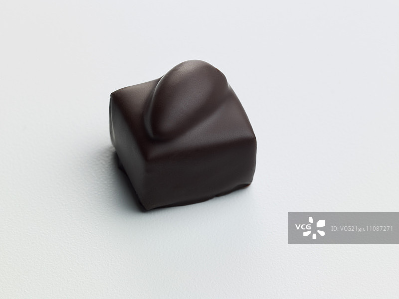 佐伊巧克力;巧克力杏仁蛋白软糖图片素材