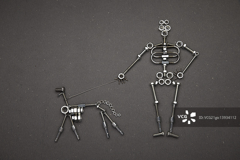 金属人与狗骨骼图片素材