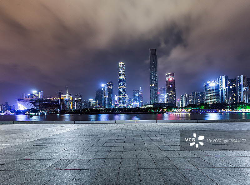 广州珠江新城广场夜景图片素材