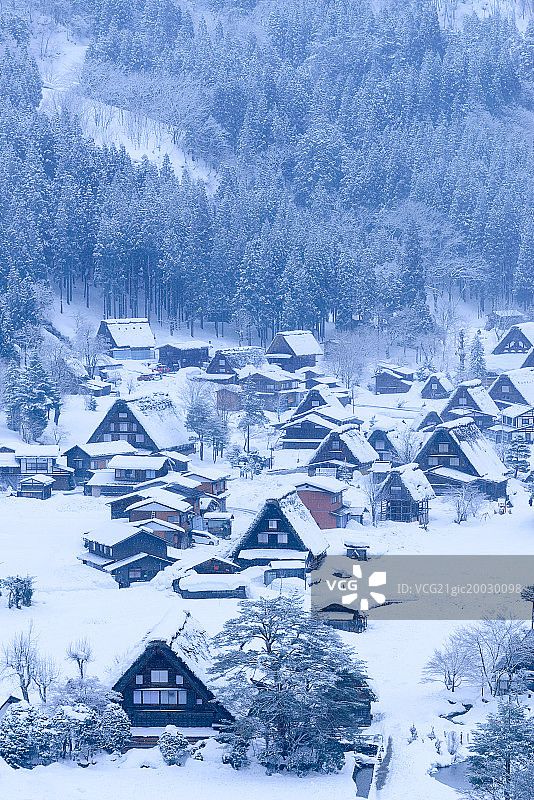 日本白川乡合掌村雪景图片素材