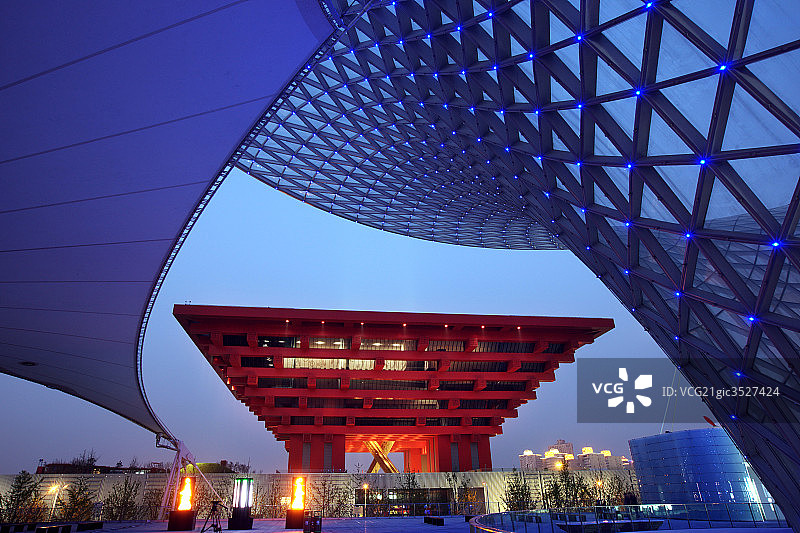 上海世博会中国馆和世博轴图片素材