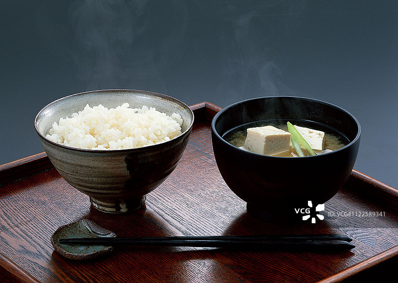 米饭和味噌汤图片素材