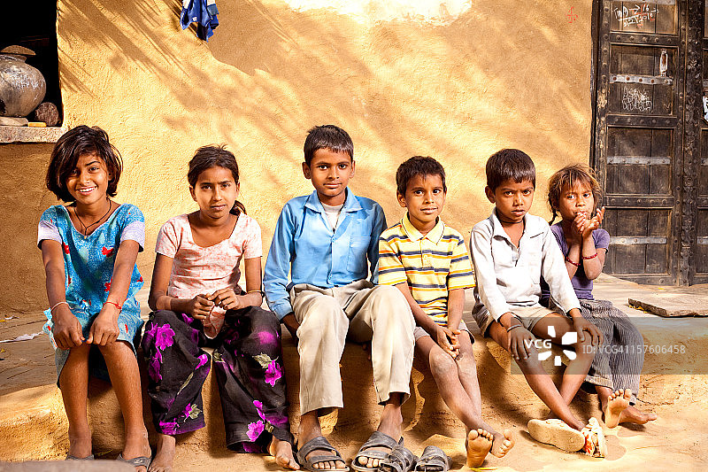 拉贾斯坦邦快乐的印度农村儿童图片素材
