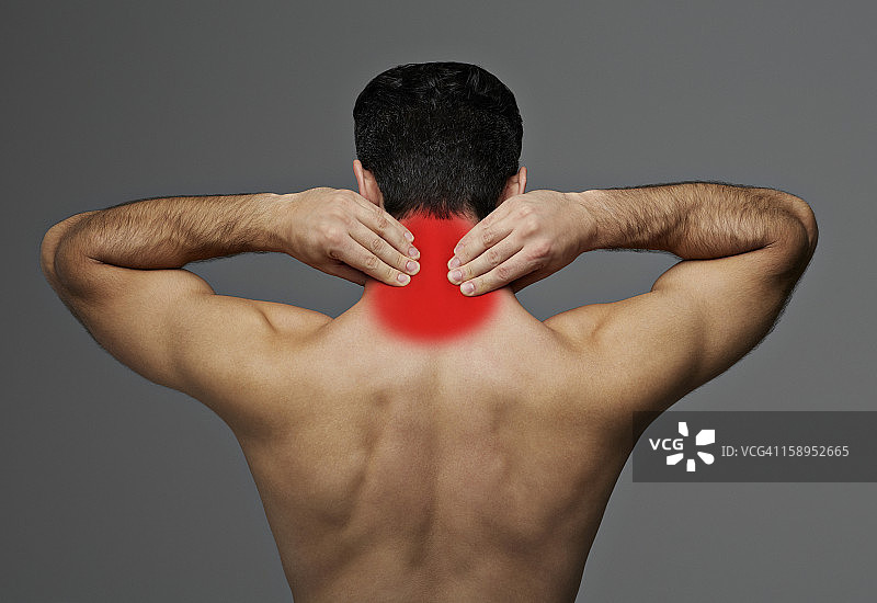 男人颈部疼痛(后视图)图片素材