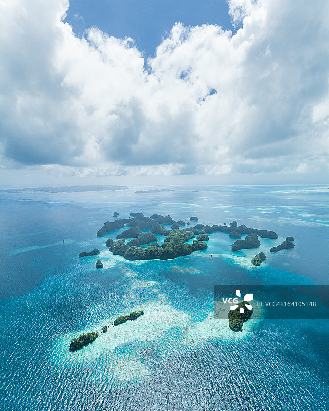 鸟瞰图的热带天堂岛，帕劳图片素材