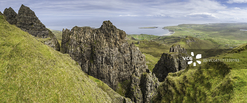 苏格兰斯凯高地岛，特罗特尼斯半岛上的尖塔图片素材