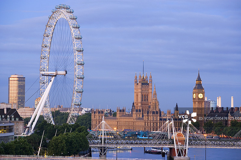 英国，伦敦，泰晤士河，伦敦眼和大本钟，黎明图片素材