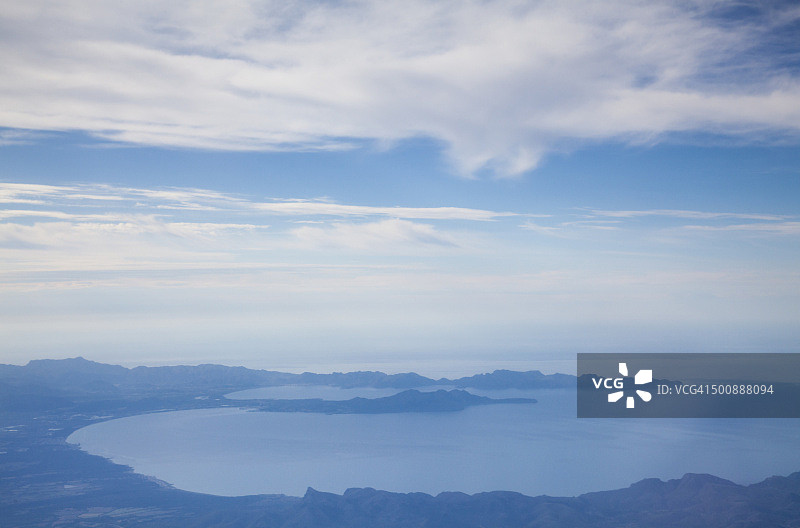 阿尔库迪亚和波伦卡海湾的鸟瞰图图片素材