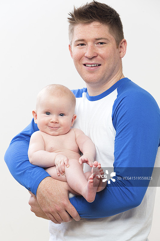 新爸爸和他的宝贝儿子图片素材