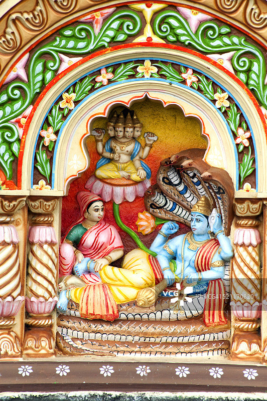 印度马哈拉施特拉邦萨塔拉雅迈庙墙上装饰壁龛和神datta浮雕图片素材