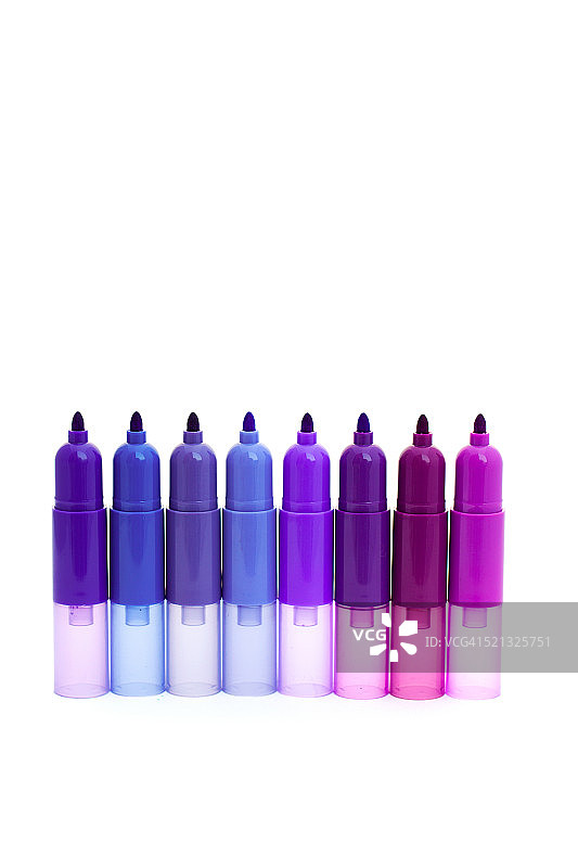 紫色毛毡笔尖在白色笔尖上的细微差别图片素材