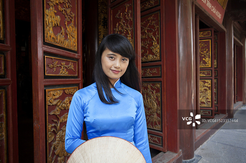 香水宝塔里的越南女人。河内。越南图片素材
