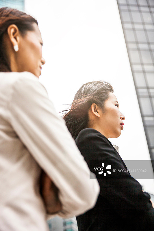 东京市中心的日本商业女性图片素材
