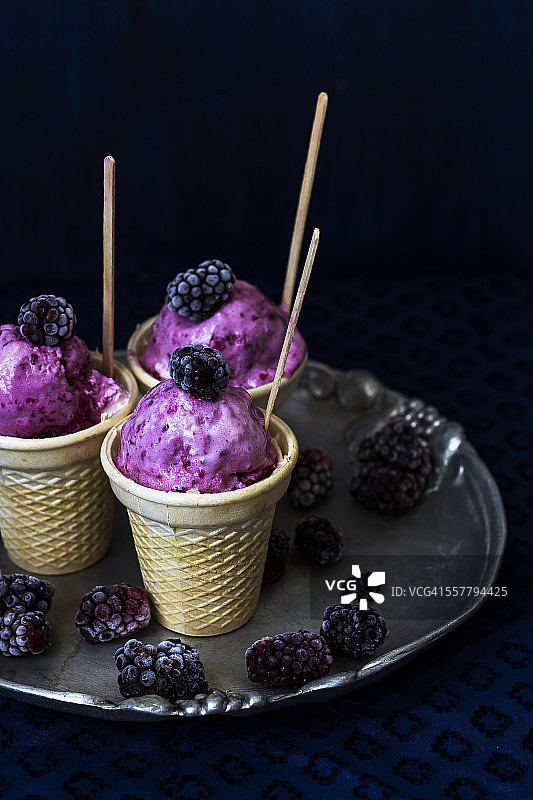 黑莓冰淇淋图片素材
