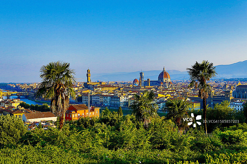 意大利，佛罗伦萨，从米开朗基罗广场看到的城市景观图片素材