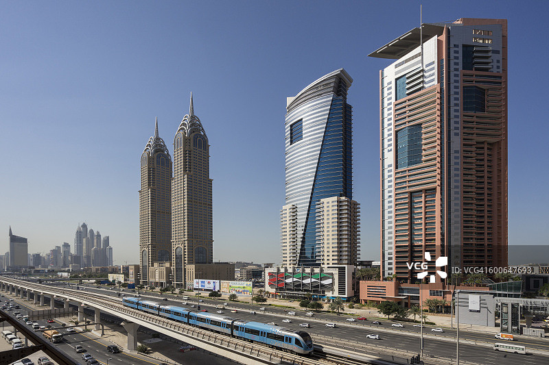 迪拜互联网城和地铁。图片素材