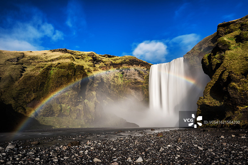 冰岛Skogafoss瀑布的彩虹图片素材