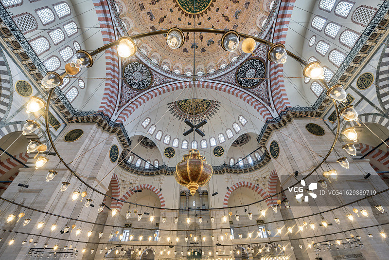 伊斯坦布尔苏莱曼清真寺的内景图片素材