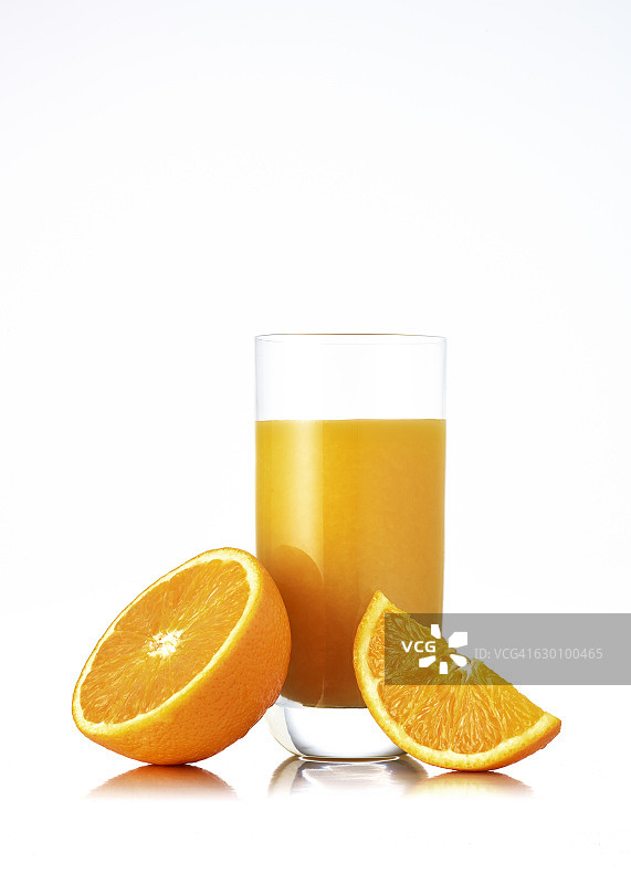 橙汁和新鲜橙子图片素材