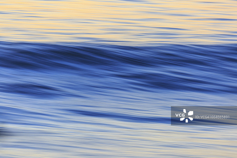 太平洋海浪模式日落后，太平洋海滩，圣地亚哥，加州，美国图片素材