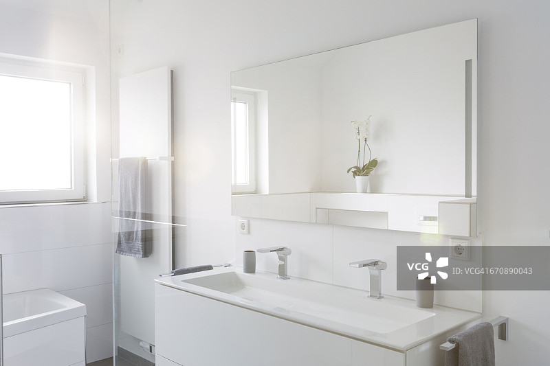 现代白色浴室图片素材