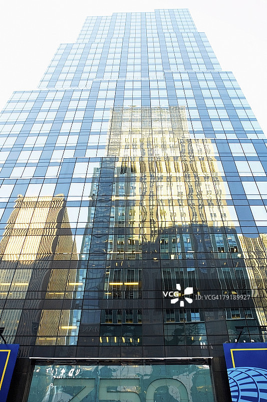 低角度的一个城市的建筑，时代广场，曼哈顿，纽约市，纽约州，美国图片素材