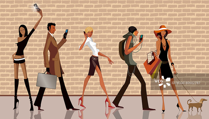 四女一男在人行道上用手机图片素材