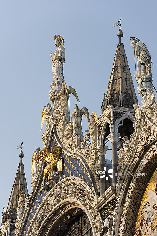 圣马可和天使，圣马可大教堂正面的细节，圣马可广场，威尼斯，联合国教科文组织世界遗产，威尼托，意大利，欧洲图片素材