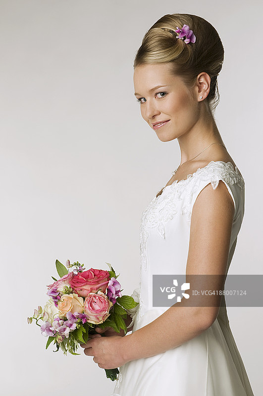 新娘捧花束，微笑，画像图片素材