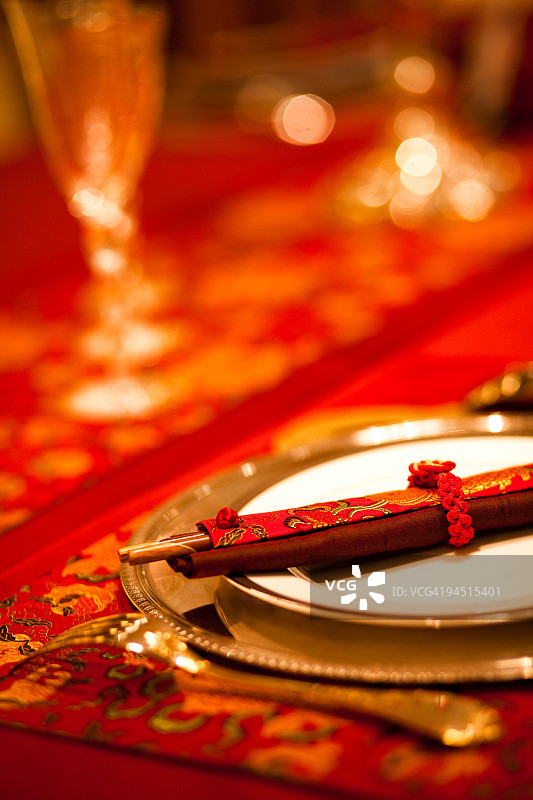 一套红袖的中国筷子图片素材