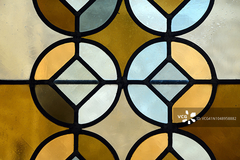 几何彩色玻璃窗圣特菲姆教堂阿尔勒图片素材